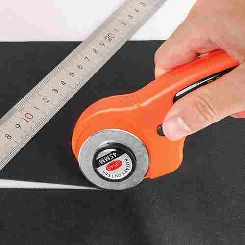Cloth Cutting Rotary Cutter Machine Cloth Cutting Rotary Cutter Machine